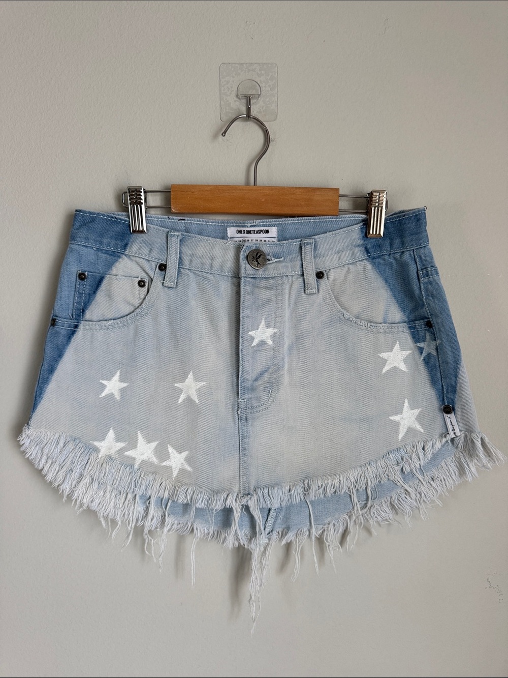 One Teaspoon 4040 Star Denim Mini Skirt Size 25 Low Rise - Picture 2 of 9